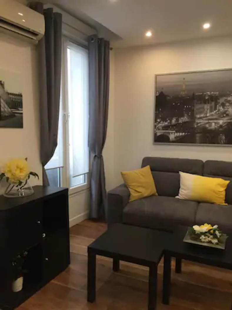 Nearby apartment in Aparthotel Paris downtown